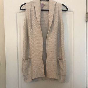 3/$20 Alya hoodie cardigan vest size M